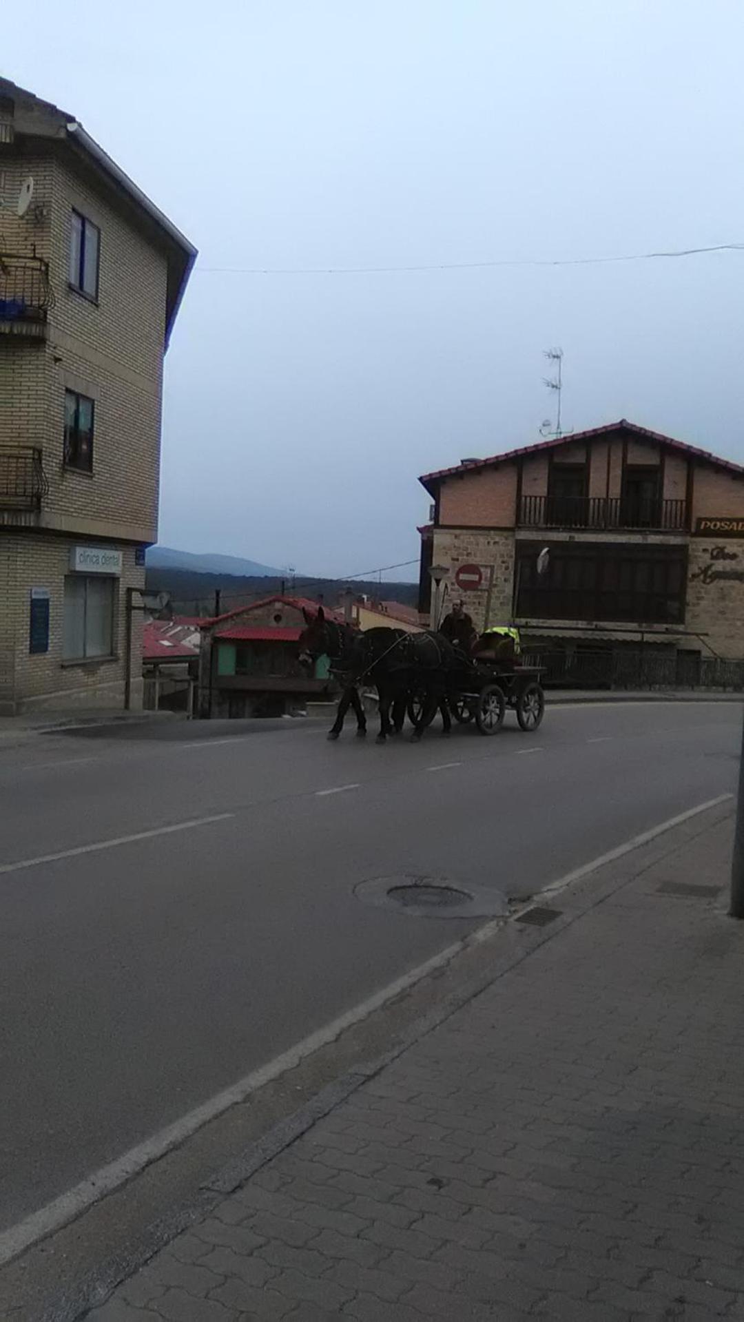 El Albergue Covaleda Buitenkant foto