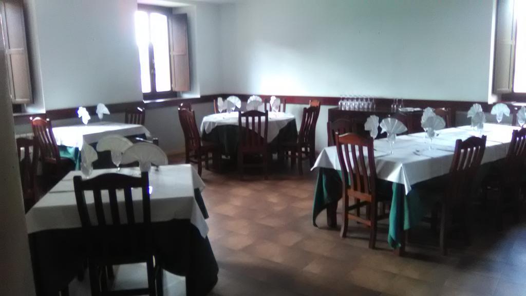 El Albergue Covaleda Buitenkant foto
