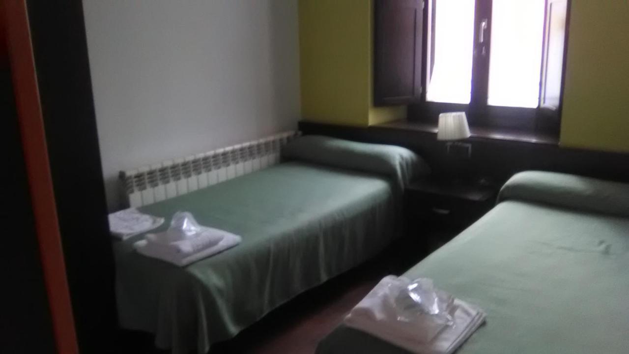 El Albergue Covaleda Buitenkant foto