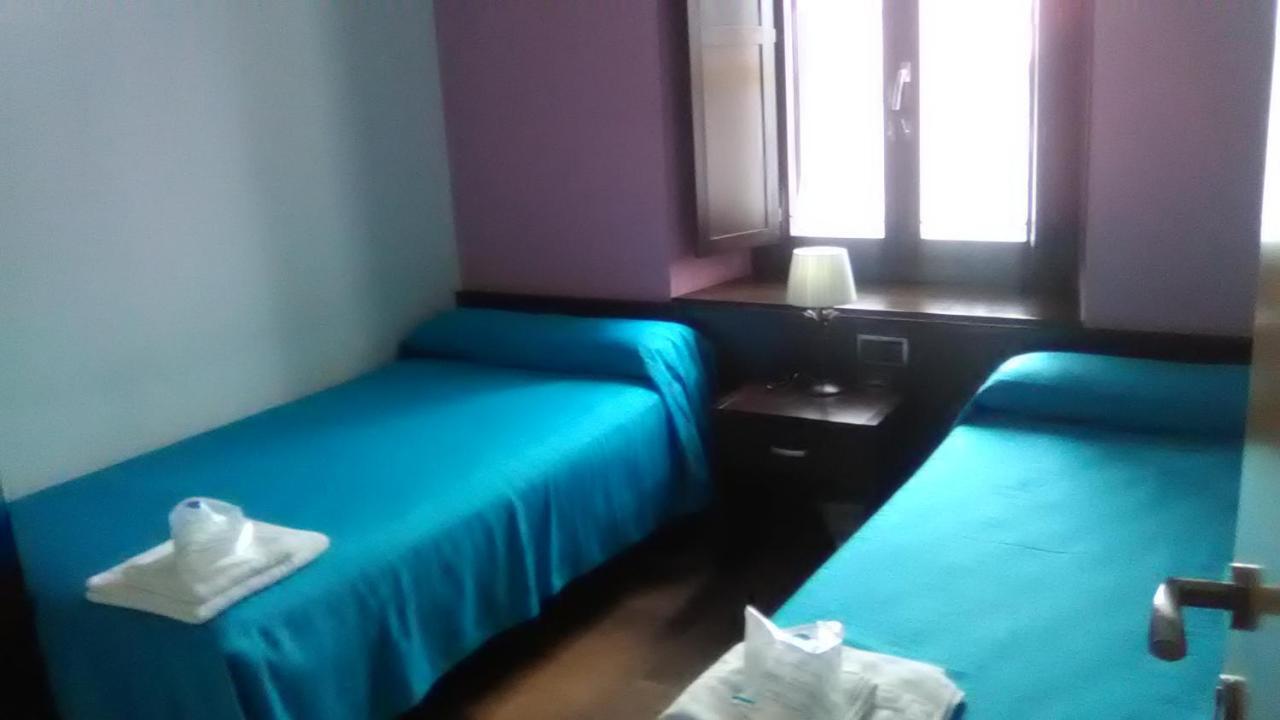 El Albergue Covaleda Buitenkant foto